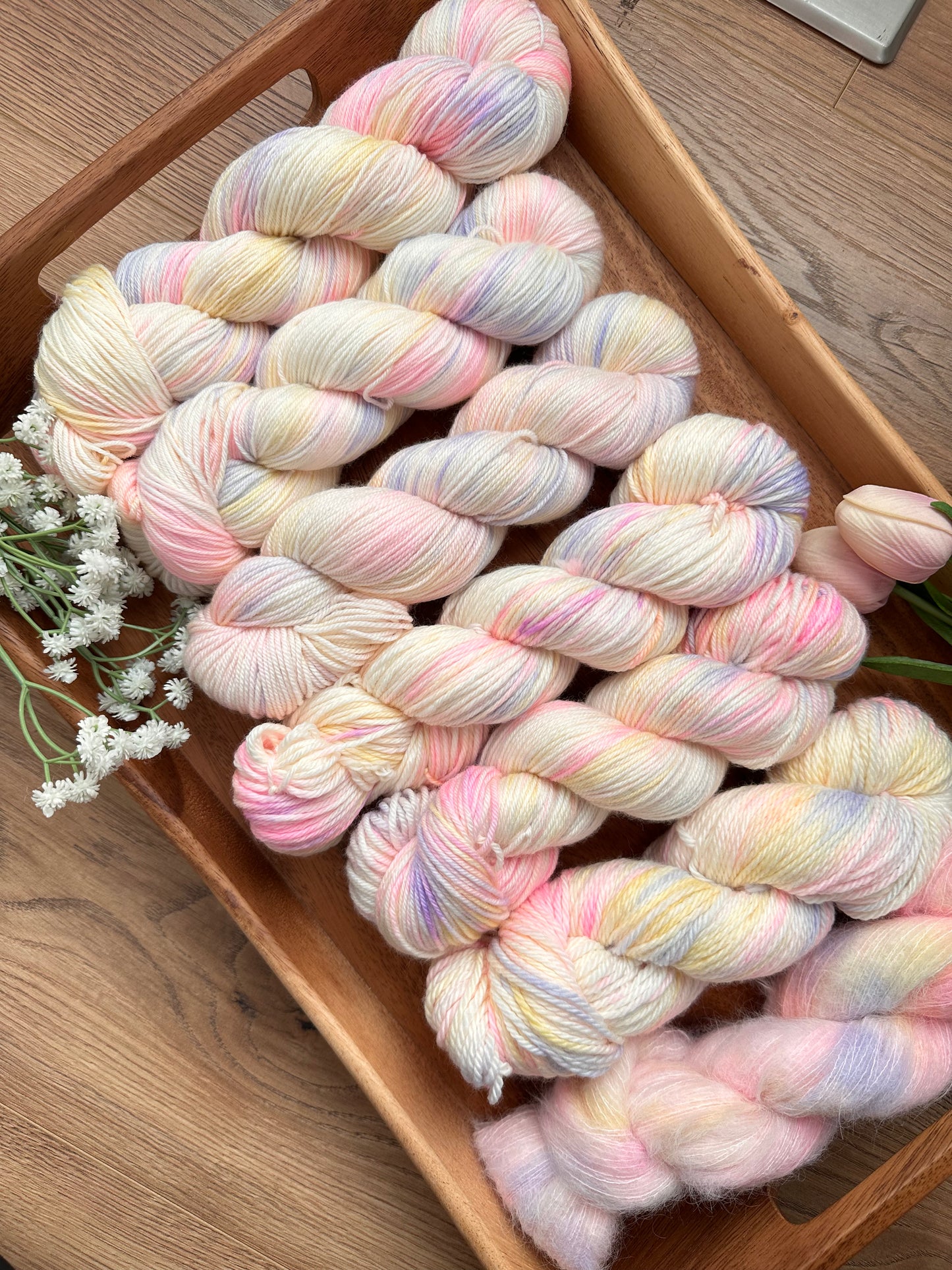 Featherlight DK